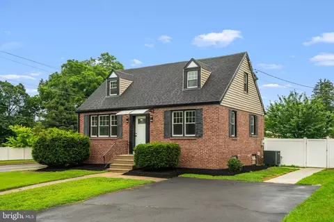 101 Overhill Ave, Philadelphia, PA 19116
