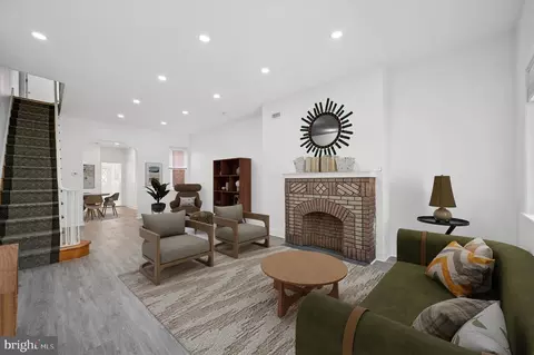 2407 E Sergeant St, Philadelphia, PA 19125