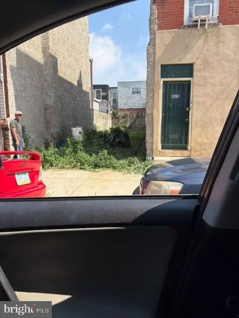 427 Moore St, Philadelphia, PA 19148