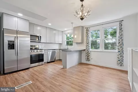 354 Dawson St, Philadelphia, PA 19128