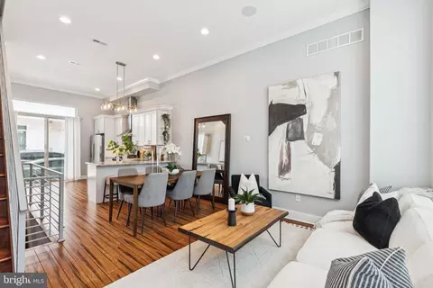 621 Moore St, Philadelphia, PA 19148