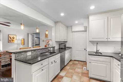 8606 Brierdale Rd, Philadelphia, PA 19128