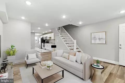 6507 Theodore St, Philadelphia, PA 19142
