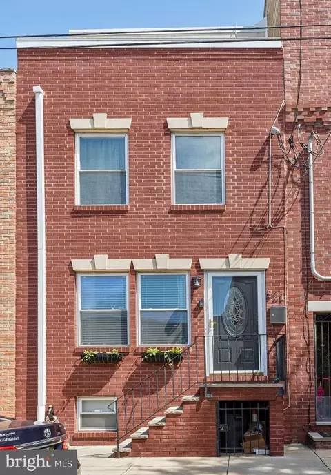 821 Mountain St, Philadelphia, PA 19148