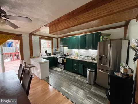 6242 Cottage St, Philadelphia, PA 19135
