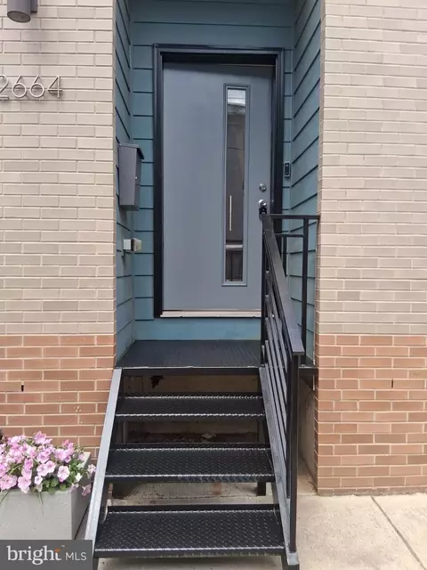 2664 Collins St, Philadelphia, PA 19125