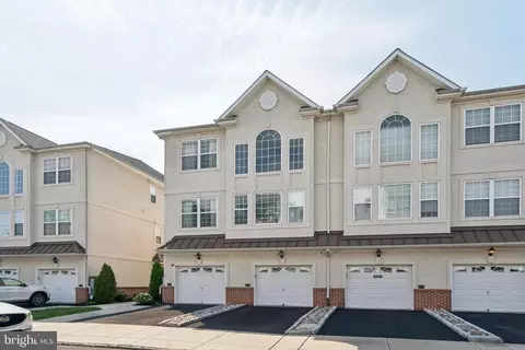 3301 Capri Dr, Philadelphia, PA 19145