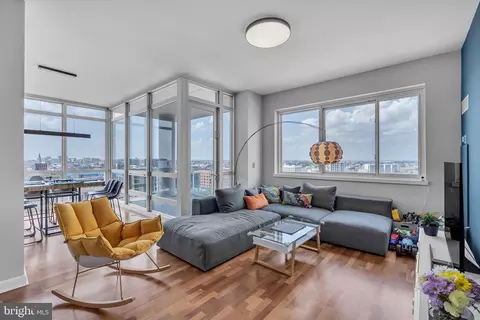 901 N Penn St #F1206, Philadelphia, PA 19123