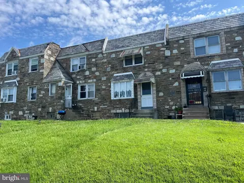 2141 Fanshawe St, Philadelphia, PA 19149