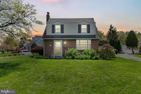 8045 Albion St, Philadelphia, PA 19136