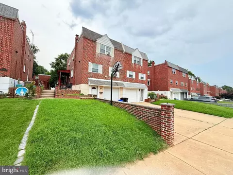 315 Nandina St, Philadelphia, PA 19116