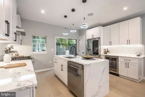 2005 Kater St, Philadelphia, PA 19146