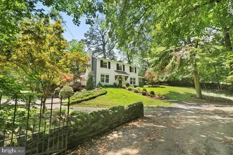 2 Caryl Ln, Philadelphia, PA 19118