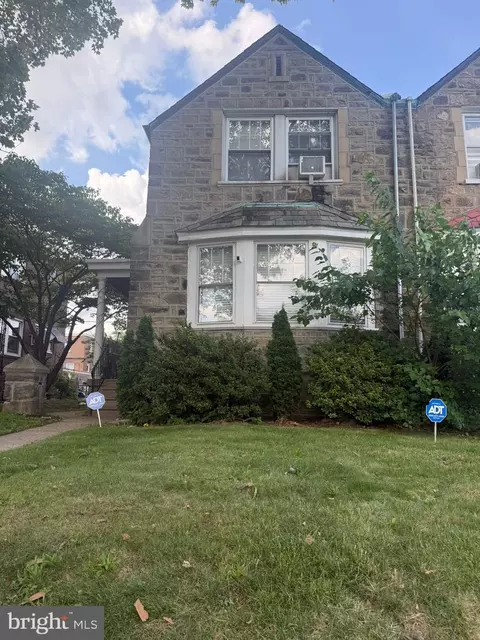 837 Glenview St, Philadelphia, PA 19111