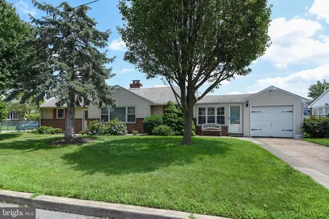 1920 Fulmer St, Philadelphia, PA 19115