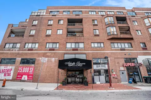 200 10 Lombard St #623, Philadelphia, PA 19147