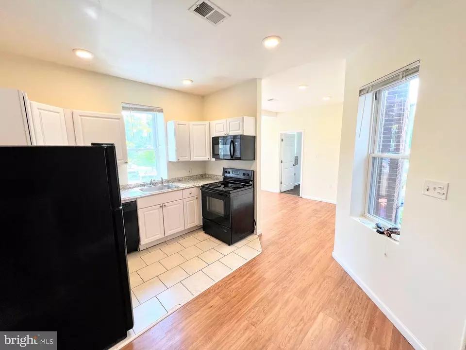 Entry Way - 528 S 55th St, Philadelphia, PA 19143 photo 6 of 6