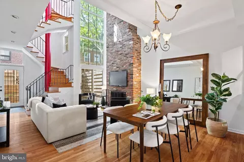1214 Pine St, Philadelphia, PA 19107