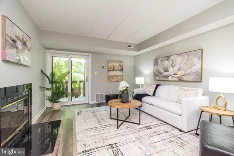 427 Shawmont Ave #D, Philadelphia, PA 19128