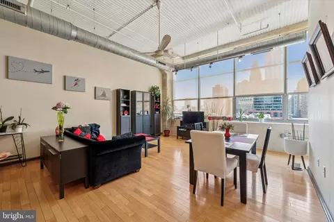 2200 Arch St #1009, Philadelphia, PA 19103
