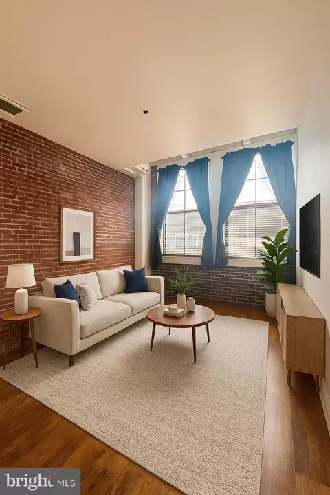 315 New St #120, Philadelphia, PA 19106