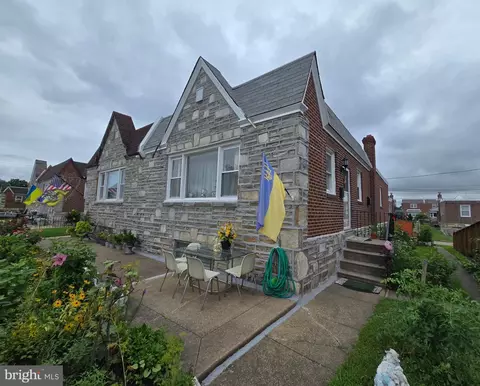 1707 Strahle St, Philadelphia, PA 19152