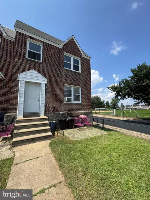 6662 Erdrick St, Philadelphia, PA 19135