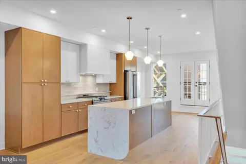 522 S 17th St, Philadelphia, PA 19146