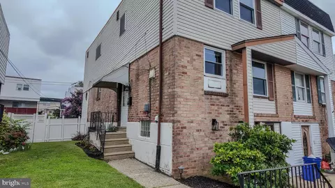 10907 Templeton Dr, Philadelphia, PA 19154