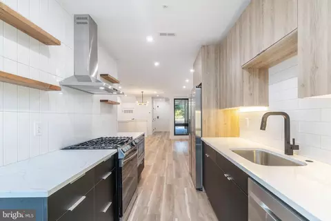 1527 Ogden St #1, Philadelphia, PA 19130