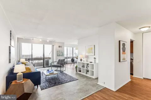 1326 42 Spruce St #2304, Philadelphia, PA 19107