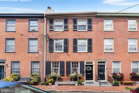 125 Beck St, Philadelphia, PA 19147