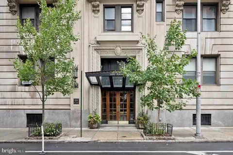 250 S 13th St #2E, Philadelphia, PA 19107