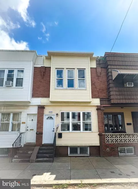 2219 S Bonsall St, Philadelphia, PA 19145