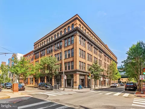 301 Race St #112, Philadelphia, PA 19106