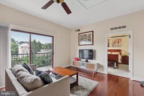 3750 78 Main St #709, Philadelphia, PA 19127