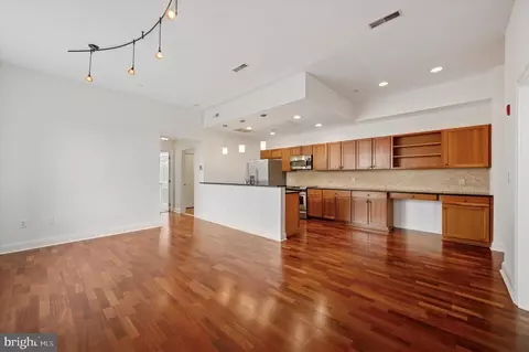 1 Academy Cir #324, Philadelphia, PA 19146