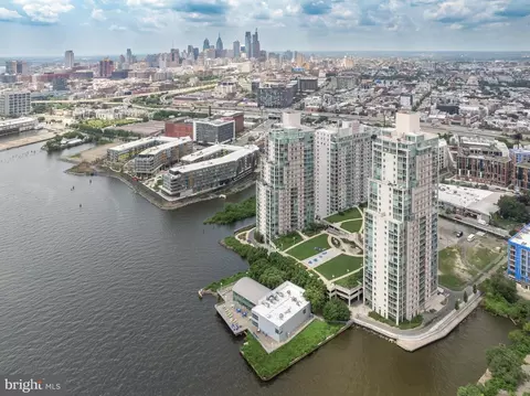901 N Penn St #P2401-2, Philadelphia, PA 19123
