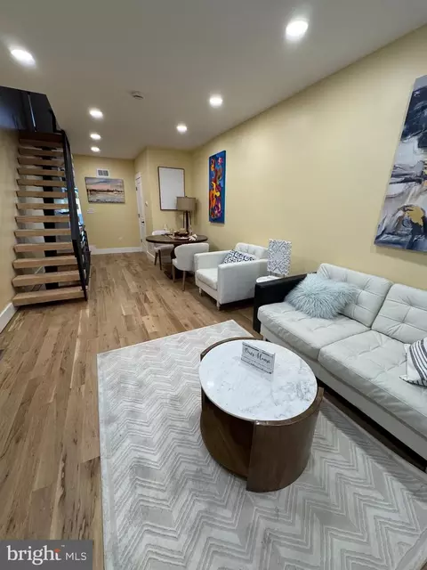 2548 Kern St, Philadelphia, PA 19125