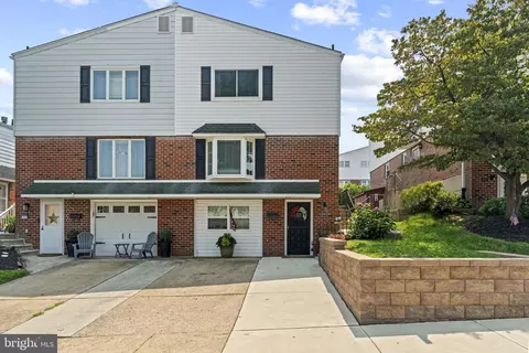 13033 Lindsay St, Philadelphia, PA 19116