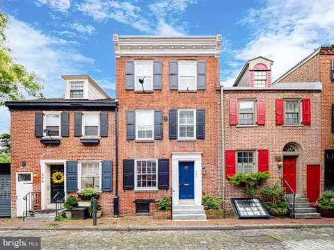 530 Cypress St, Philadelphia, PA 19106