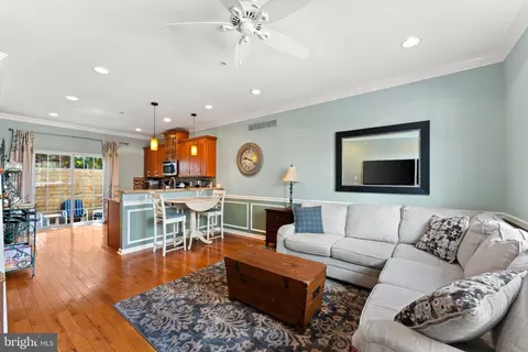 1832 Earp St, Philadelphia, PA 19146