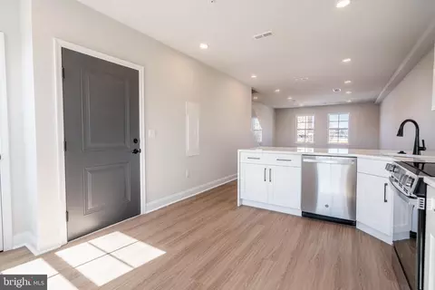 Entry Way - 2711 Maya Ln #A62, Philadelphia, PA 19131 photo 1 of 2