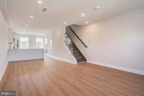 Living - 2711 Maya Ln #A62, Philadelphia, PA 19131 photo 1 of 2
