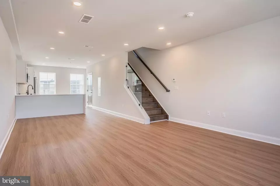 Living - 2711 Maya Ln #A62, Philadelphia, PA 19131 photo 1 of 2