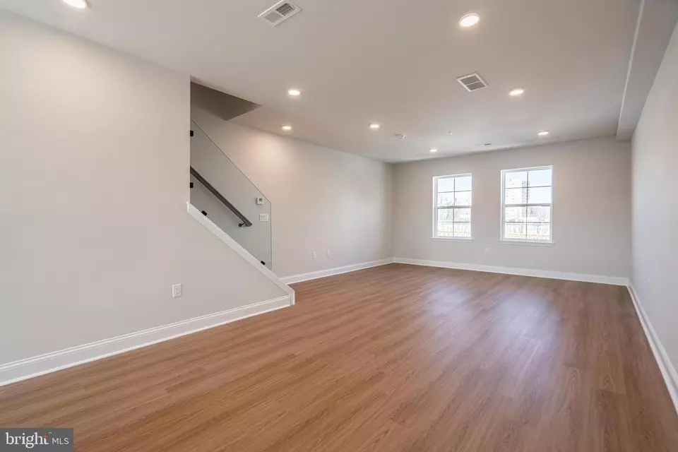 Living - 2711 Maya Ln #A62, Philadelphia, PA 19131 photo 2 of 2