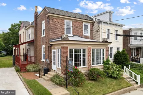 517 Conarroe St, Philadelphia, PA 19128