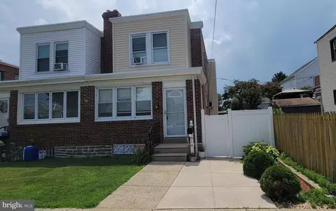 814 Stanwood St, Philadelphia, PA 19111