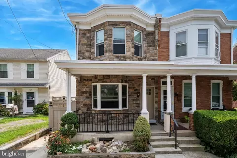 365 Lemonte St, Philadelphia, PA 19128