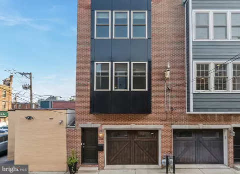 704 Pemberton St, Philadelphia, PA 19147